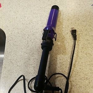 HOT TOOLS CURLING IRON